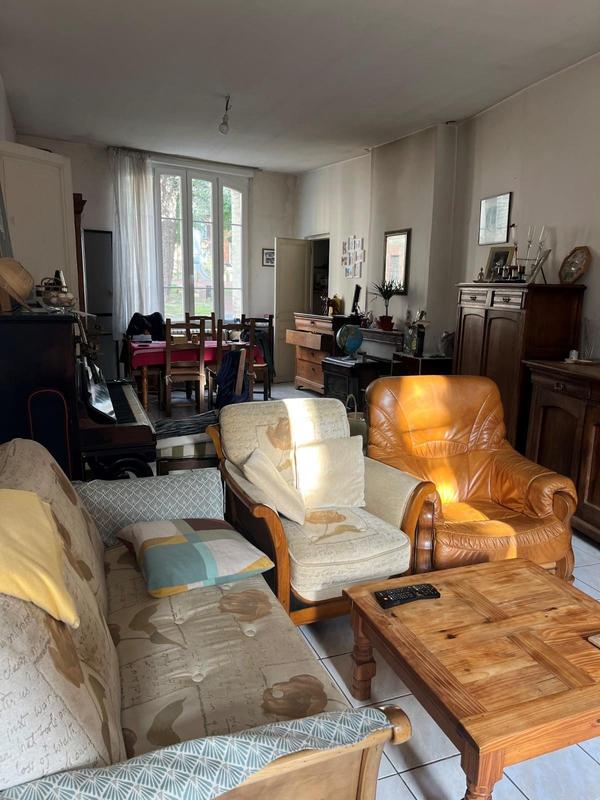 Maison - 210 m² - 7 pièces