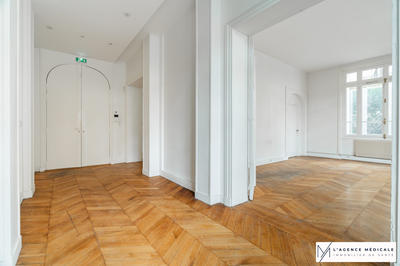 Appartement - 177 m² - 6 pièces