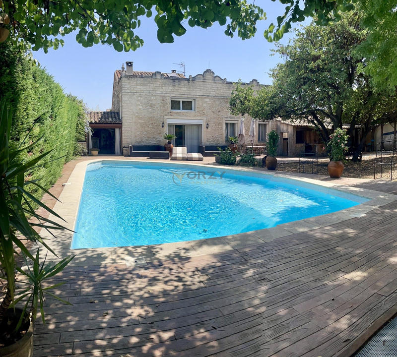 Maison ancienne - 232 m² - 7 pièces