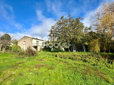 Maison - 170 m² - 9 pièces