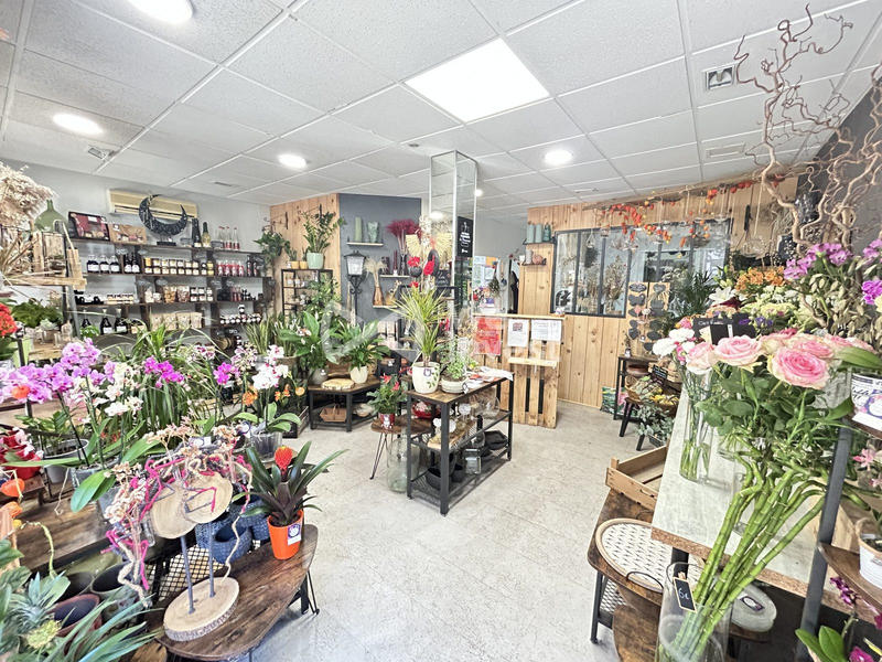 Local commercial - 199 m² - 4 pièces