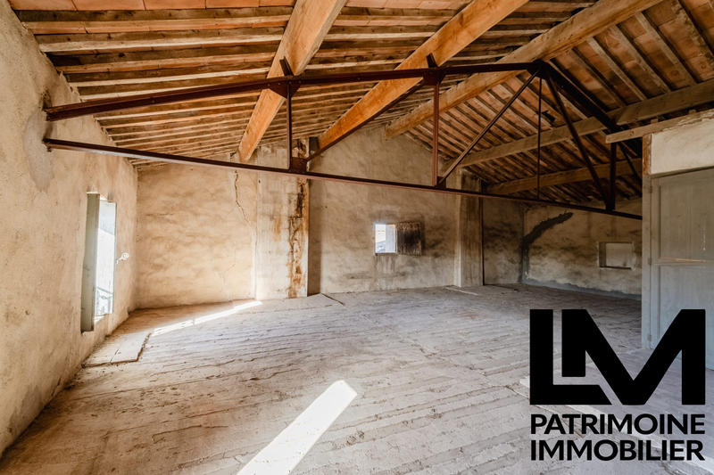 Maison - 325 m² - 6 pièces