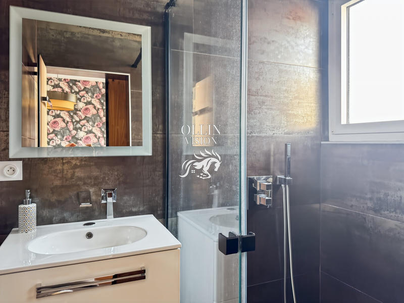 Maison - 180 m² - 6 pièces