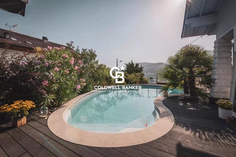 Maison - 179 m² - 7 pièces