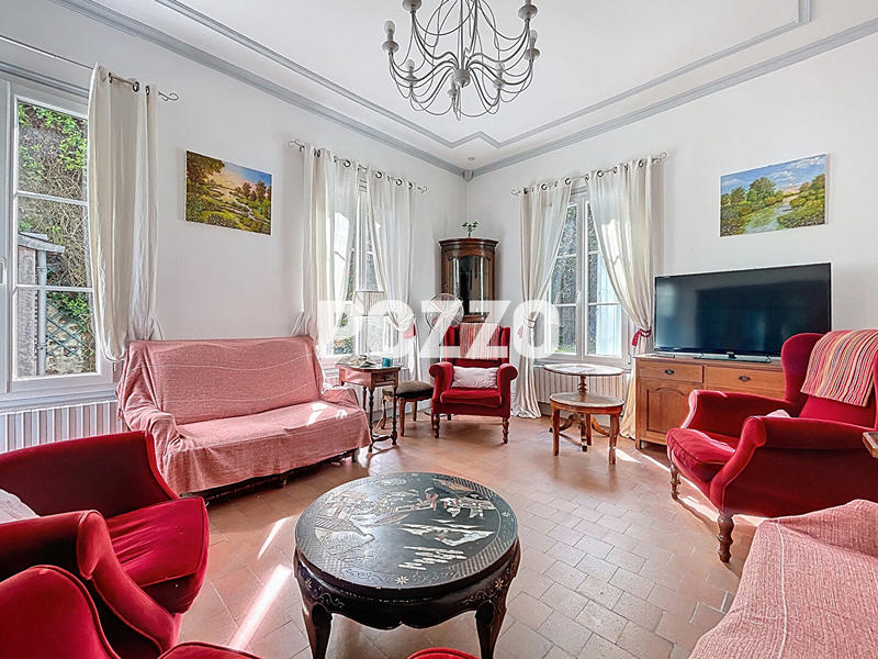 Maison - 159 m² - 6 pièces