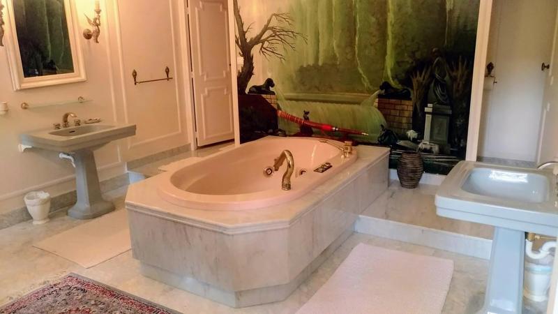 Propriété - 710 m² - 14 pièces