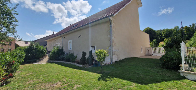 Maison - 240 m² - 7 pièces