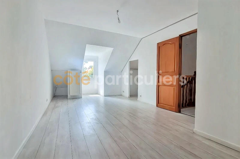 Maison - 197 m² - 10 pièces