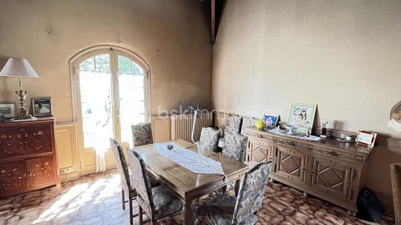 Maison traditionnelle - 198 m² - 7 pièces