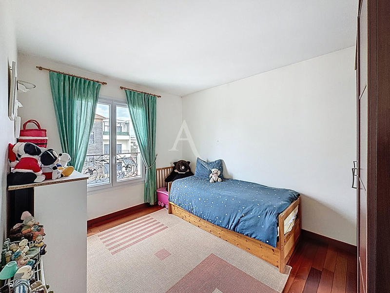 Maison - 151 m² - 6 pièces