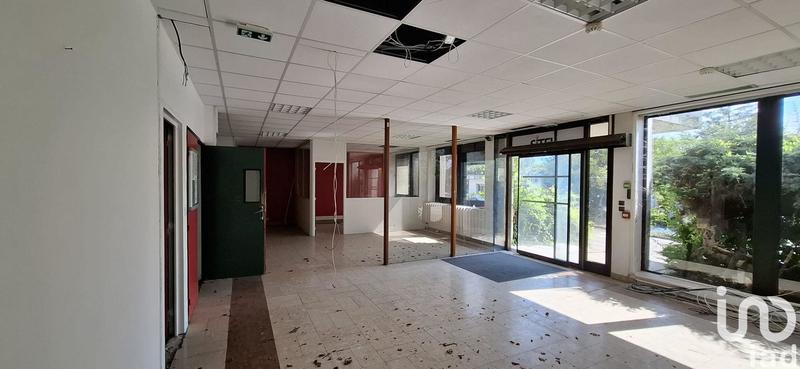 Local commercial - 4 000 m²