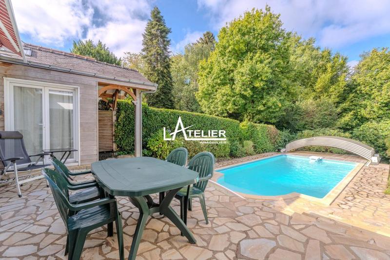 Maison - 230 m² - 11 pièces