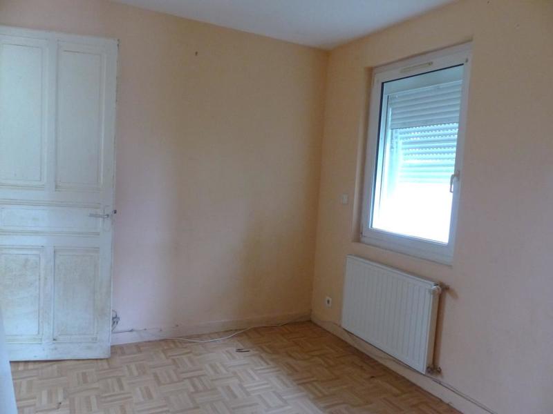 Maison - 99 m² - 8 pièces