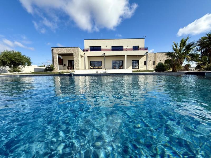 Maison d'architecte - 326 m² - 6 pièces