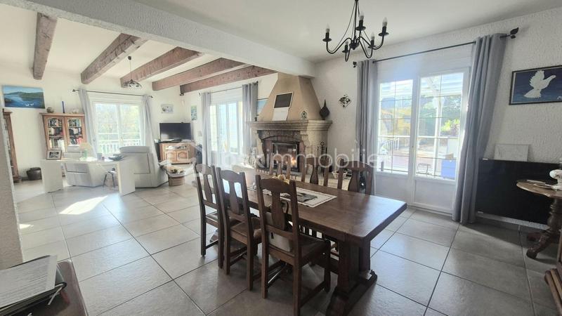 Maison - 297 m² - 10 pièces