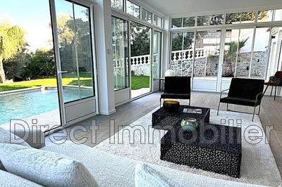 Maison - 245 m² - 6 pièces