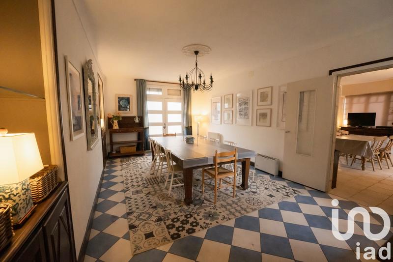 Maison - 245 m² - 9 pièces