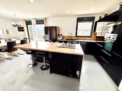 Maison - 123 m² - 6 pièces