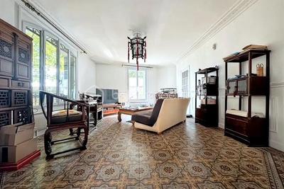 Maison - 260 m² - 9 pièces