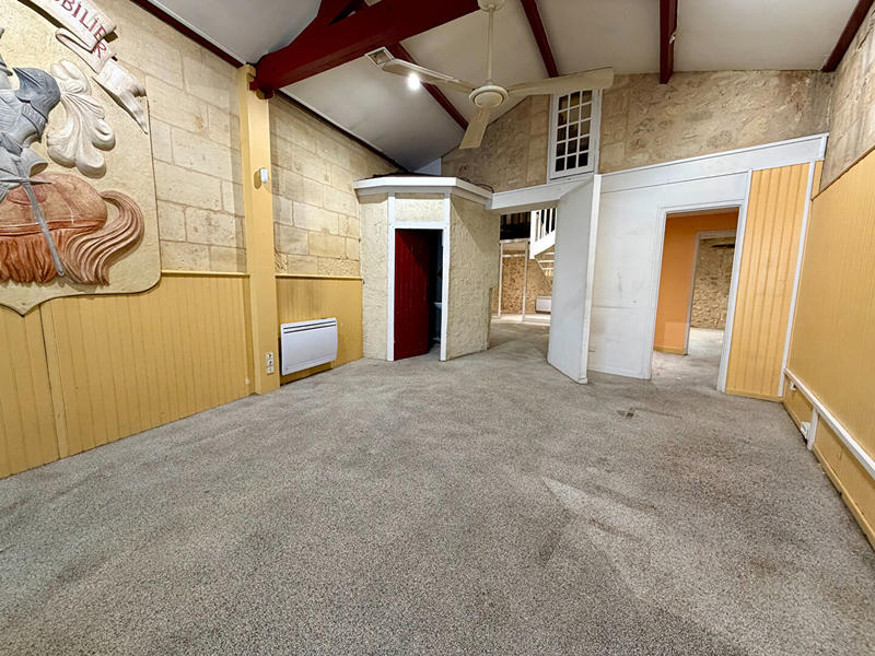 Local commercial - 118 m² - 5 pièces