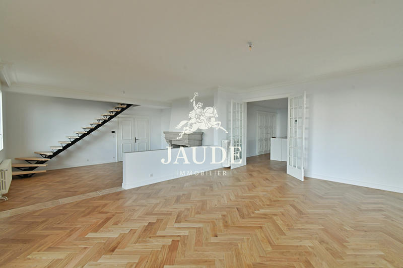 Appartement - 202 m² - 5 pièces