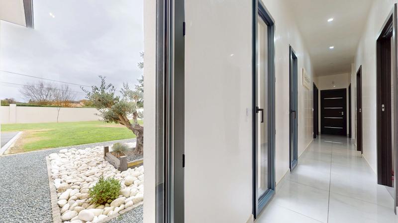 Maison contemporaine - 280 m² - 6 pièces