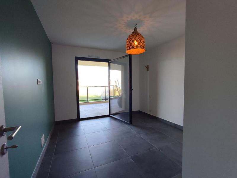 Appartement - 77 m² - 4 pièces