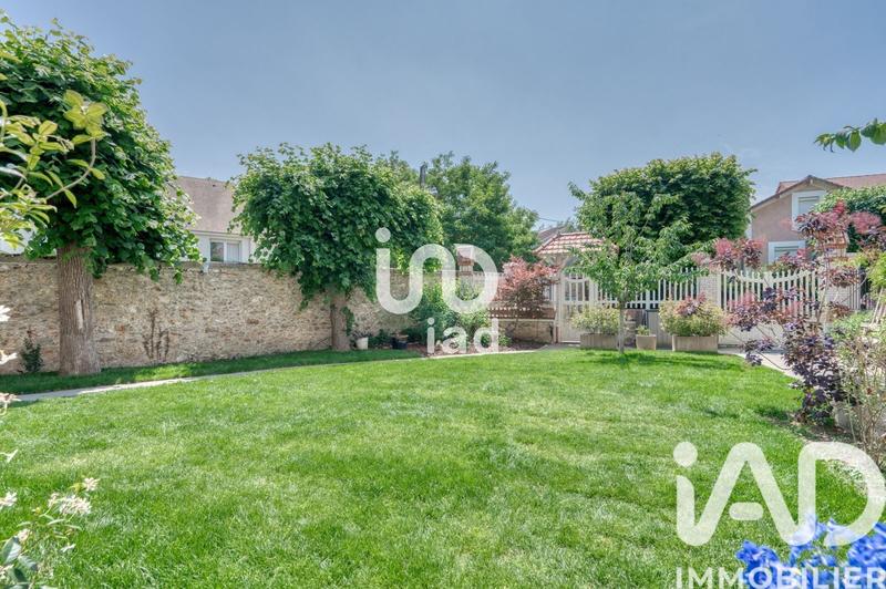 Maison - 213 m² - 8 pièces