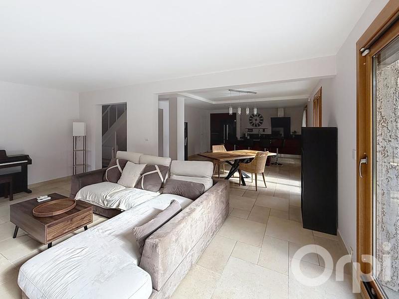 Maison - 137 m² - 5 pièces