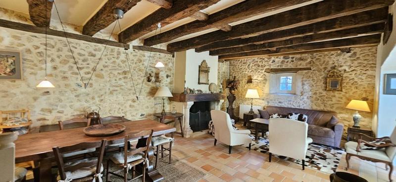 Demeure - 105 m² - 4 pièces