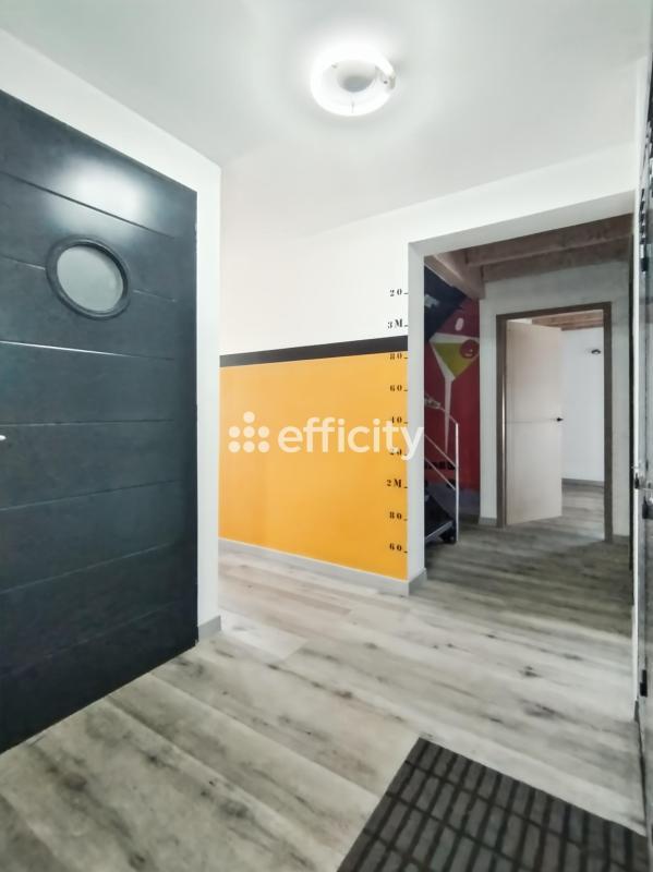 Appartement - 214 m² - 6 pièces