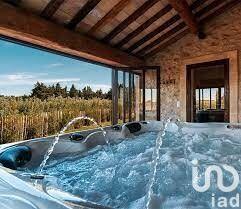 Maison - 360 m² - 10 pièces