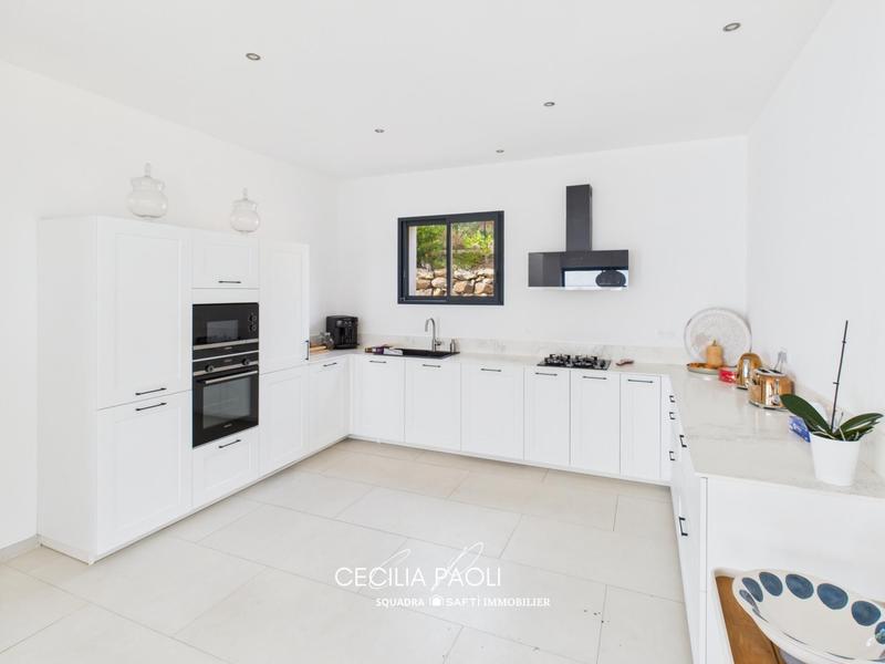 Villa - 316 m² - 9 pièces