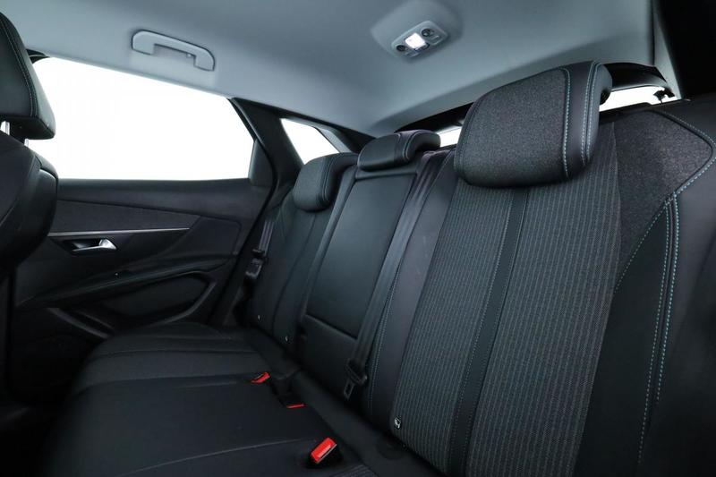 Peugeot 3008 1.5 Blue-HDi Allure Pack Eat8 130 ch