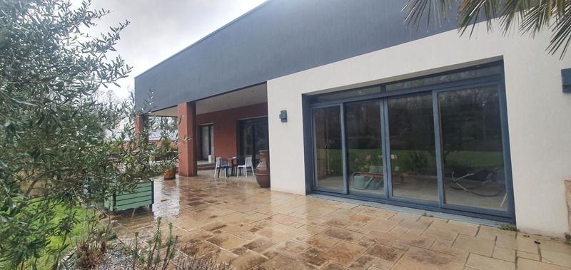 Maison - 320 m² - 10 pièces