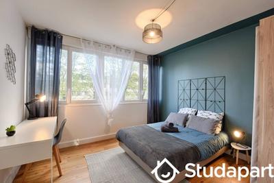 Chambre - 12 m² - 1 pièce