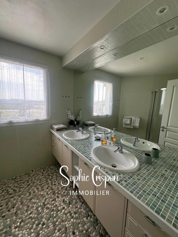 Villa - 186 m² - 8 pièces