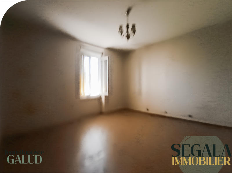 Maison - 220 m² - 8 pièces