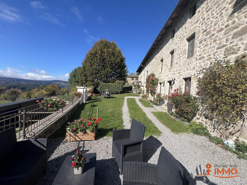 Maison - 320 m² - 12 pièces