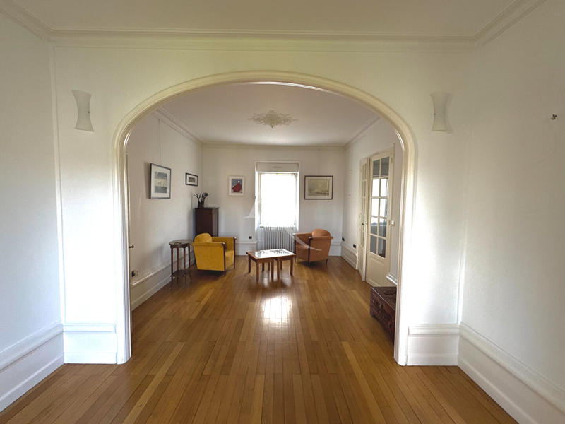 Maison - 209 m² - 8 pièces