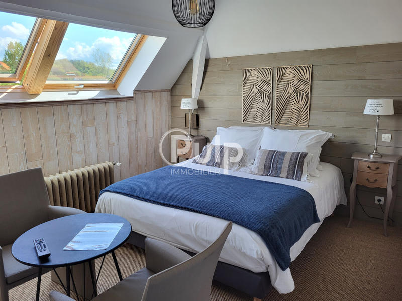 Maison - 390 m² - 12 pièces