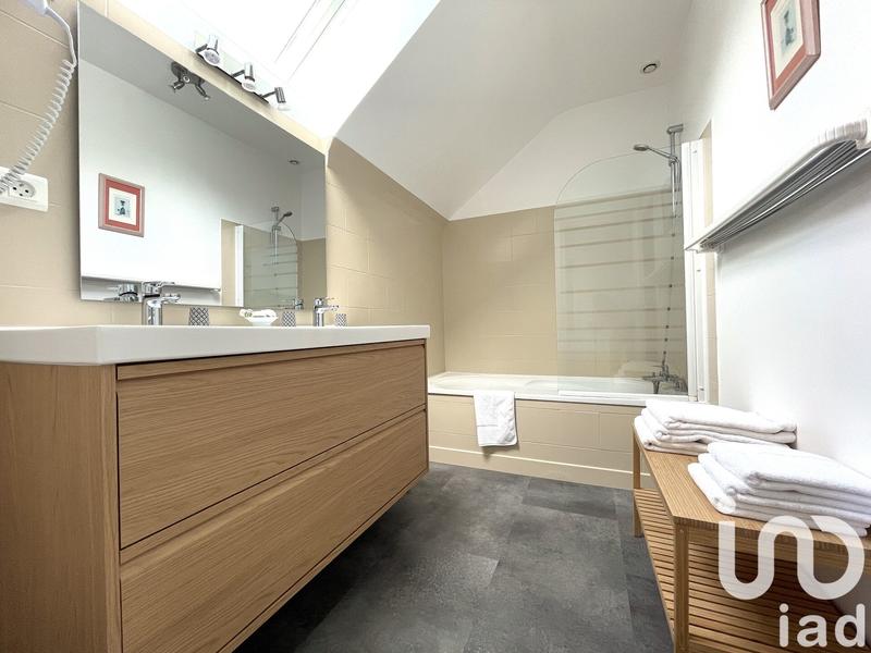 Maison - 387 m² - 15 pièces