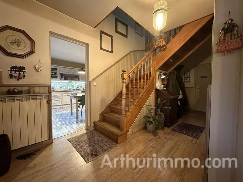 Maison - 189 m² - 8 pièces