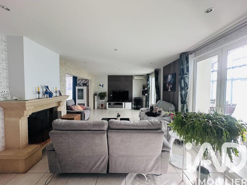 Maison - 207 m² - 9 pièces