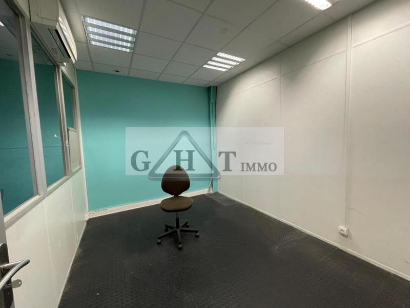 Entrepôt - 1 892 m²