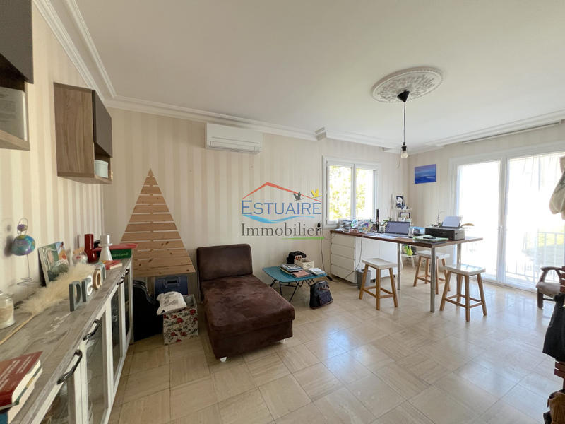 Maison traditionnelle - 220 m² - 8 pièces