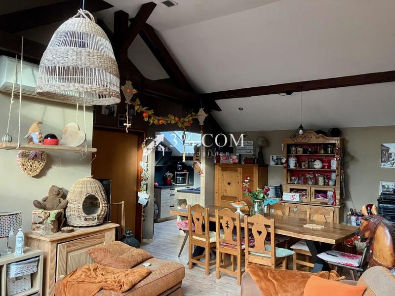 Maison - 225 m² - 8 pièces