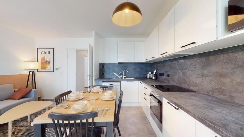 Appartement - 85 m² - 5 pièces