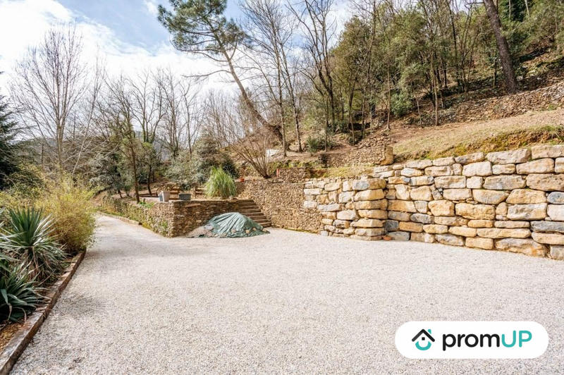 Mas - 200 m² - 6 pièces