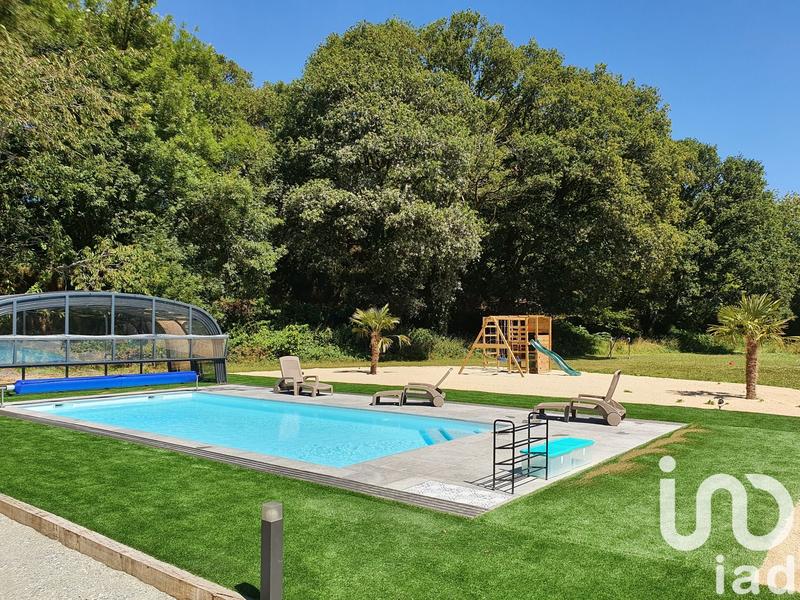 Maison - 486 m² - 17 pièces